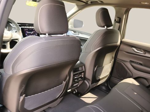 New 2026 Jeep Grand Cherokee Laredo X AWD/4WD image 15