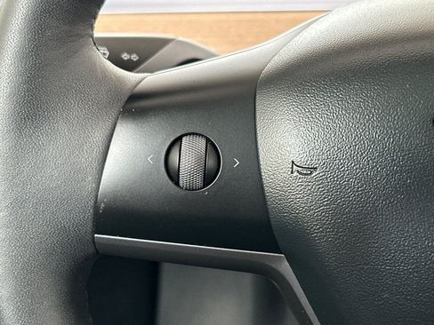 Used 2022 Tesla Model 3 Long Range AWD/4WD image 26