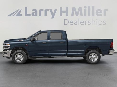 New 2026 RAM 3500 Big Horn AWD/4WD image 3
