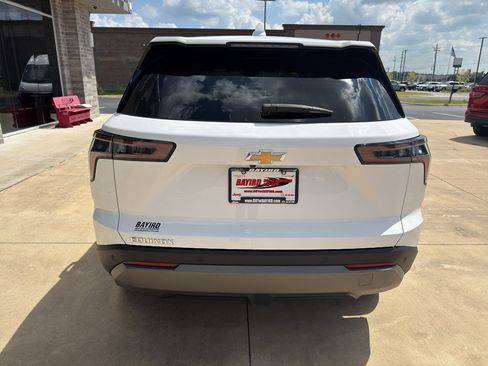 Used 2025 Chevrolet Equinox LT FWD image 8