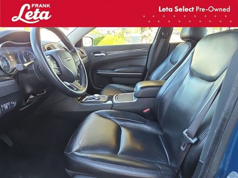 Used 2022 Chrysler 300 Touring L image 18