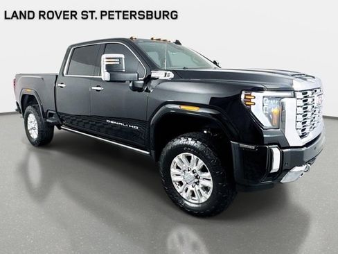 Used 2024 GMC Sierra 3500 Denali w/ Denali Reserve Package AWD/4WD image 3