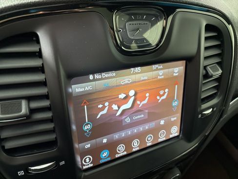 Used 2023 Chrysler 300 S image 28