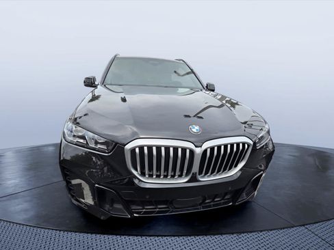 Used 2026 BMW X5 xDrive40i w/ Executive Package AWD/4WD image 2