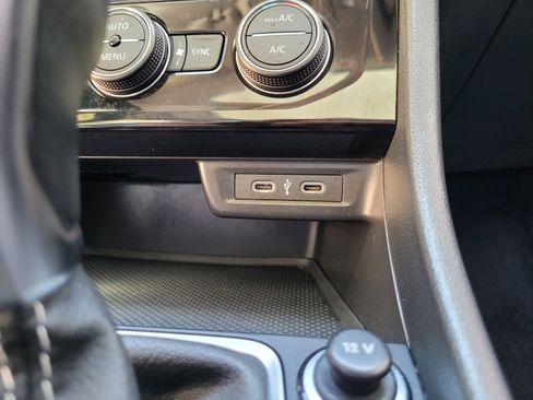 Used 2024 Volkswagen Jetta SE FWD image 20