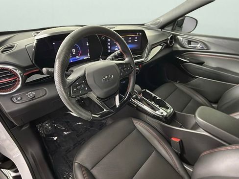 Certified 2025 Chevrolet Trax RS w/ Driver Confidence Package image 18