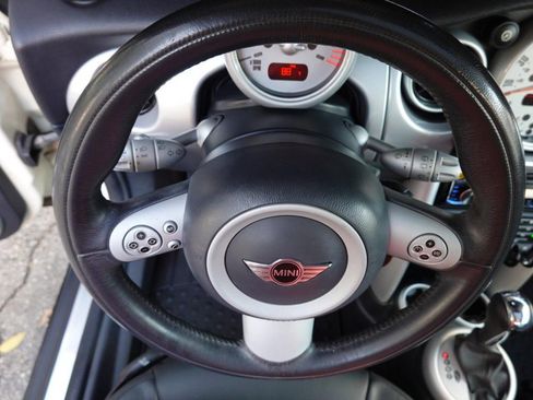 Used 2006 MINI Cooper Hardtop image 11