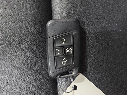 Used 2018 Volkswagen Atlas SE image 28