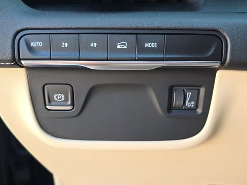 Used 2023 Cadillac Escalade ESV Premium Luxury w/ LPO, Radiant Package image 25