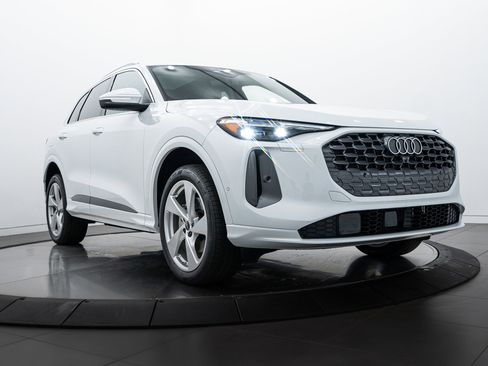 New 2025 Audi Q5 Premium Plus image 1