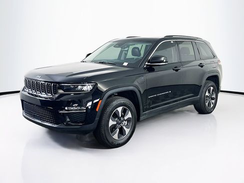Used 2022 Jeep Grand Cherokee Limited 4xe image 3