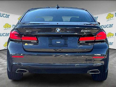 Used 2023 BMW 530i xDrive w/ Premium Package image 5