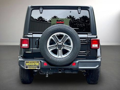 Used 2023 Jeep Wrangler Unlimited Sahara AWD/4WD image 6