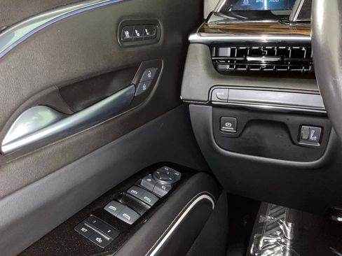 Used 2023 Cadillac Escalade Premium Luxury RWD image 22