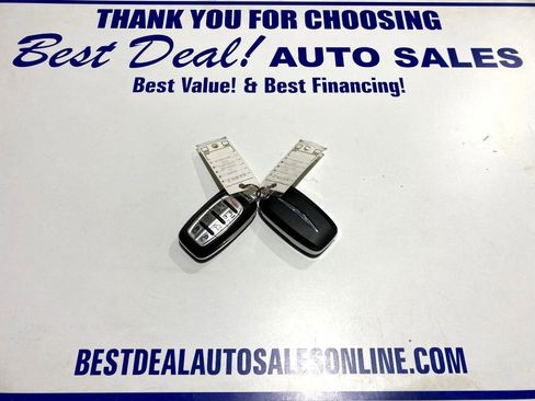 Used 2022 Chrysler Voyager LX FWD image 28