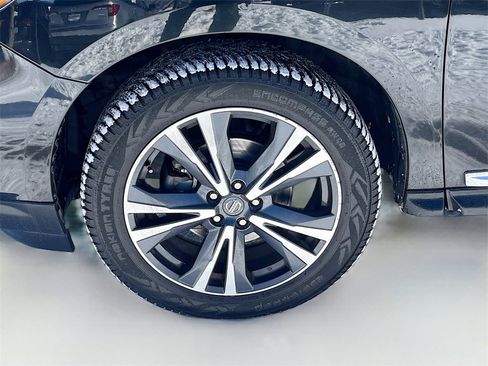 Used 2019 Nissan Pathfinder Platinum image 32