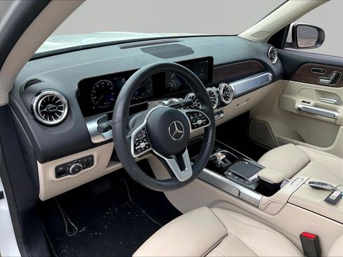 Used 2022 Mercedes-Benz GLB 250 4MATIC image 18