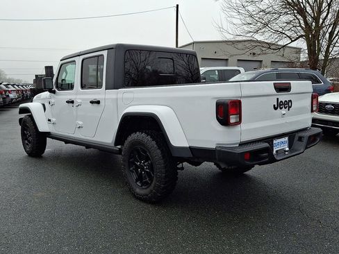 Used 2021 Jeep Gladiator Sport image 4