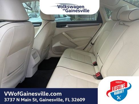 Used 2017 Volkswagen Passat 1.8T R-Line image 12
