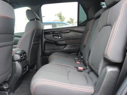 Used 2025 Honda Pilot Sport image 14