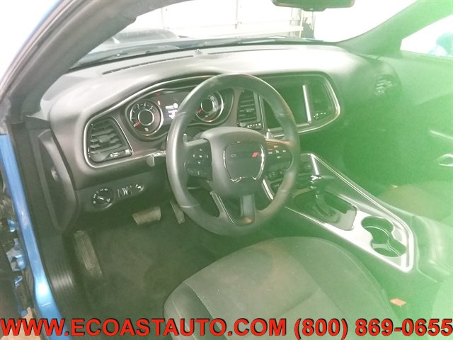 Used 2015 Dodge Challenger R/T RWD image 10