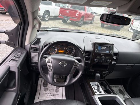 Used 2014 Nissan Titan SL w/ SL Moonroof Package image 16