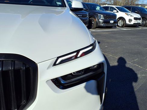 Used 2025 BMW X7 xDrive40i w/ M Sport Package image 31