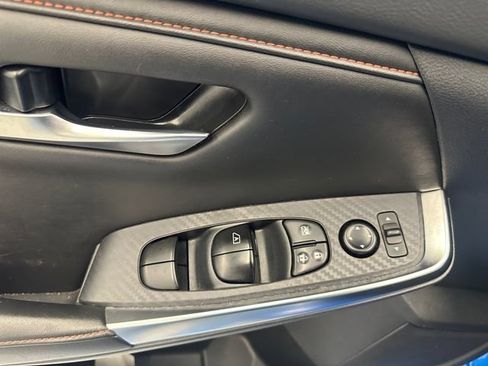 Used 2025 Nissan Sentra SR FWD image 19
