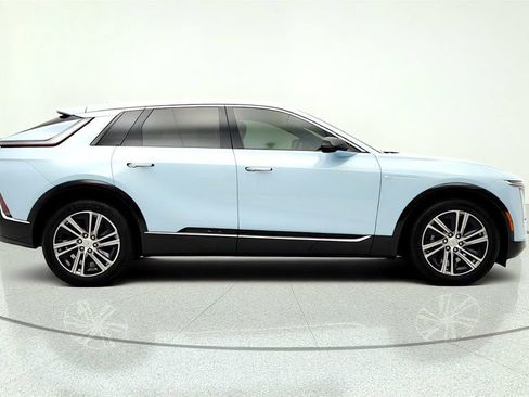 Used 2024 Cadillac Lyriq Tech RWD image 4