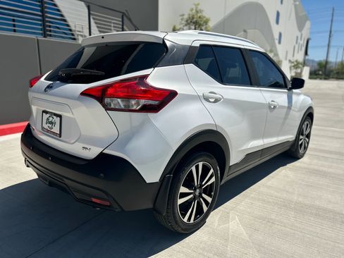 Used 2020 Nissan Kicks SV image 4