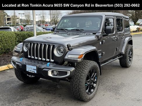 Used 2022 Jeep Wrangler Unlimited Sahara image 4