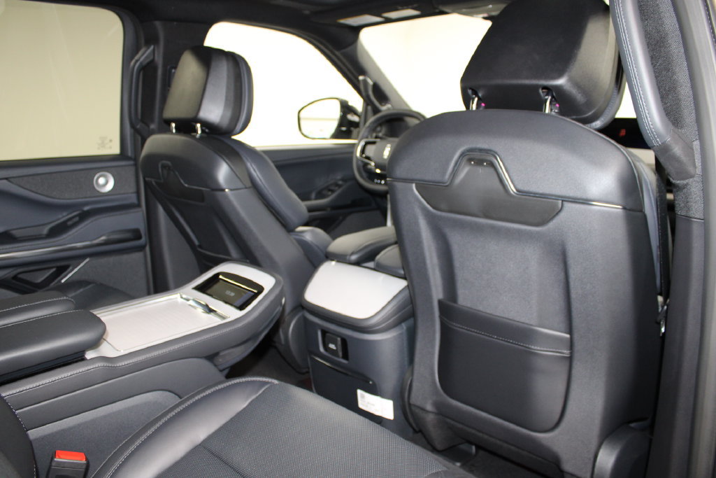 New 2027 Lincoln Navigator L Reserve w/ Jet Appearance Package AWD/4WD image 36