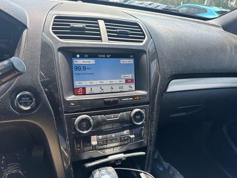 Used 2018 Ford Explorer XLT w/ Equipment Group 202A AWD/4WD image 7