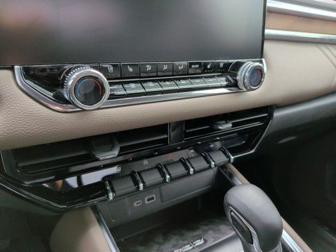 Used 2023 GMC Canyon Denali w/ Denali Black Edition AWD/4WD image 20