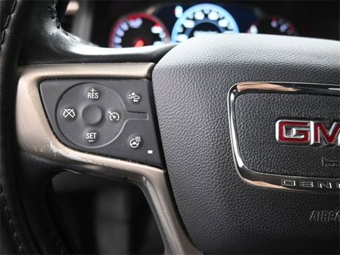 Used 2021 GMC Acadia Denali w/ Denali Technology Package image 23