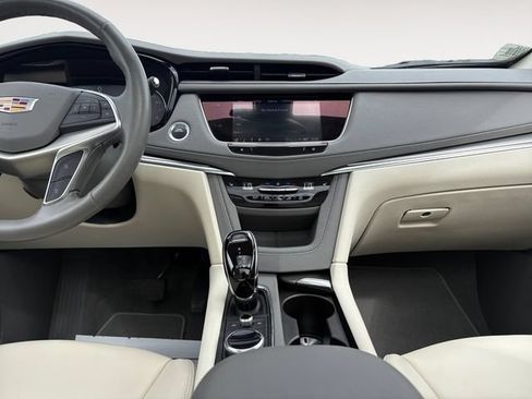 Certified 2024 Cadillac XT5 Premium Luxury w/ LPO, Floor Liner Package AWD/4WD image 11