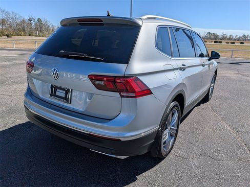 Used 2020 Volkswagen Tiguan SEL image 4