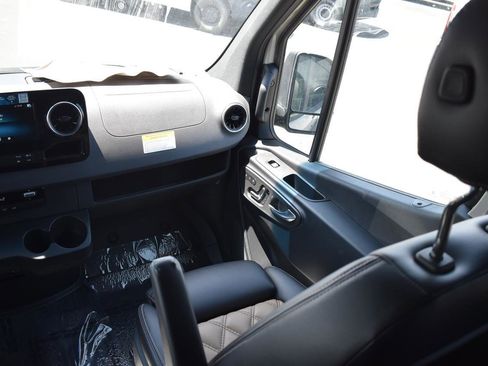 New 2024 Mercedes-Benz Sprinter 2500 image 17