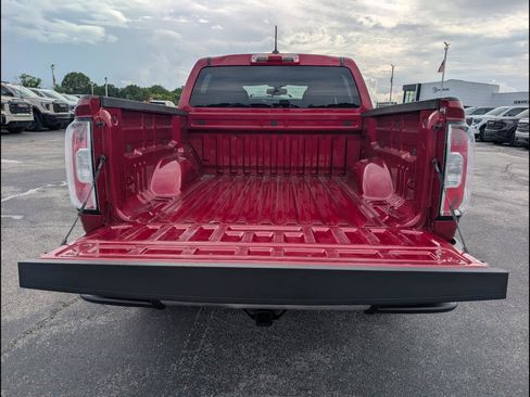 Used 2018 GMC Canyon SLE AWD/4WD image 21
