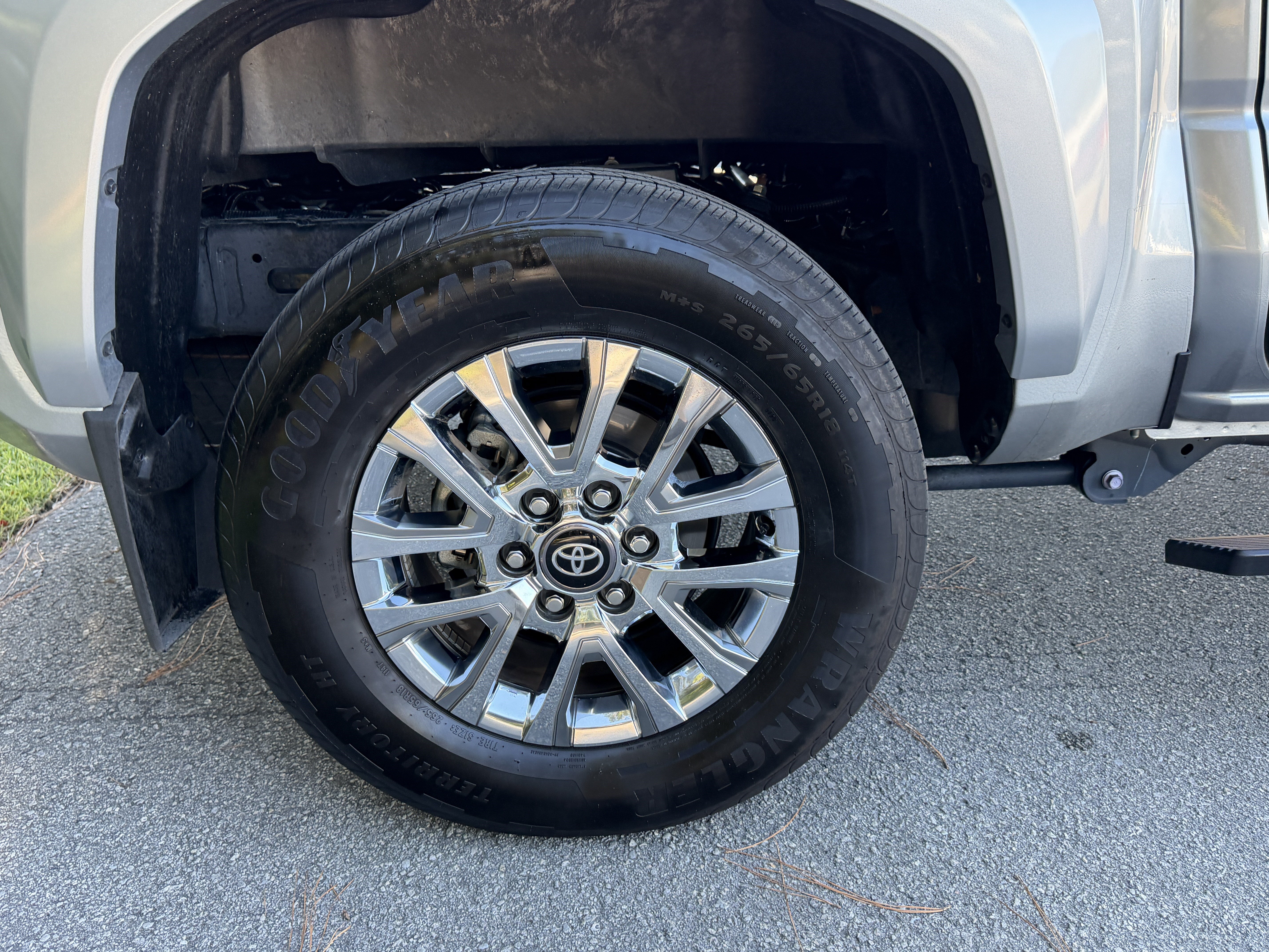 Used 2026 Toyota Tacoma Limited AWD/4WD image 12