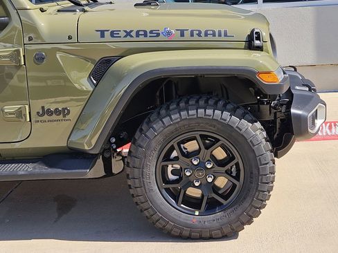 New 2026 Jeep Gladiator Sport AWD/4WD image 6