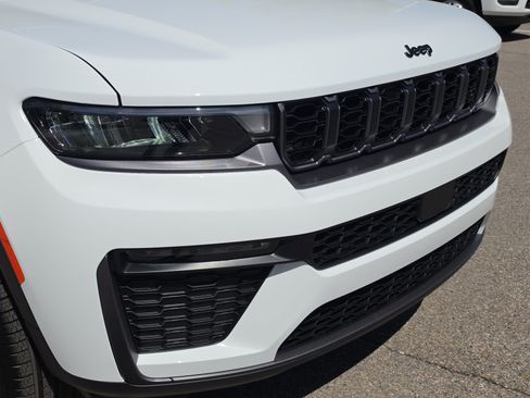 New 2026 Jeep Grand Cherokee L Limited AWD/4WD image 9