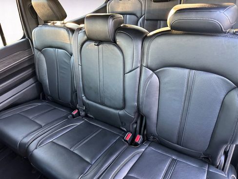 Used 2023 Jeep Wagoneer Series II image 13