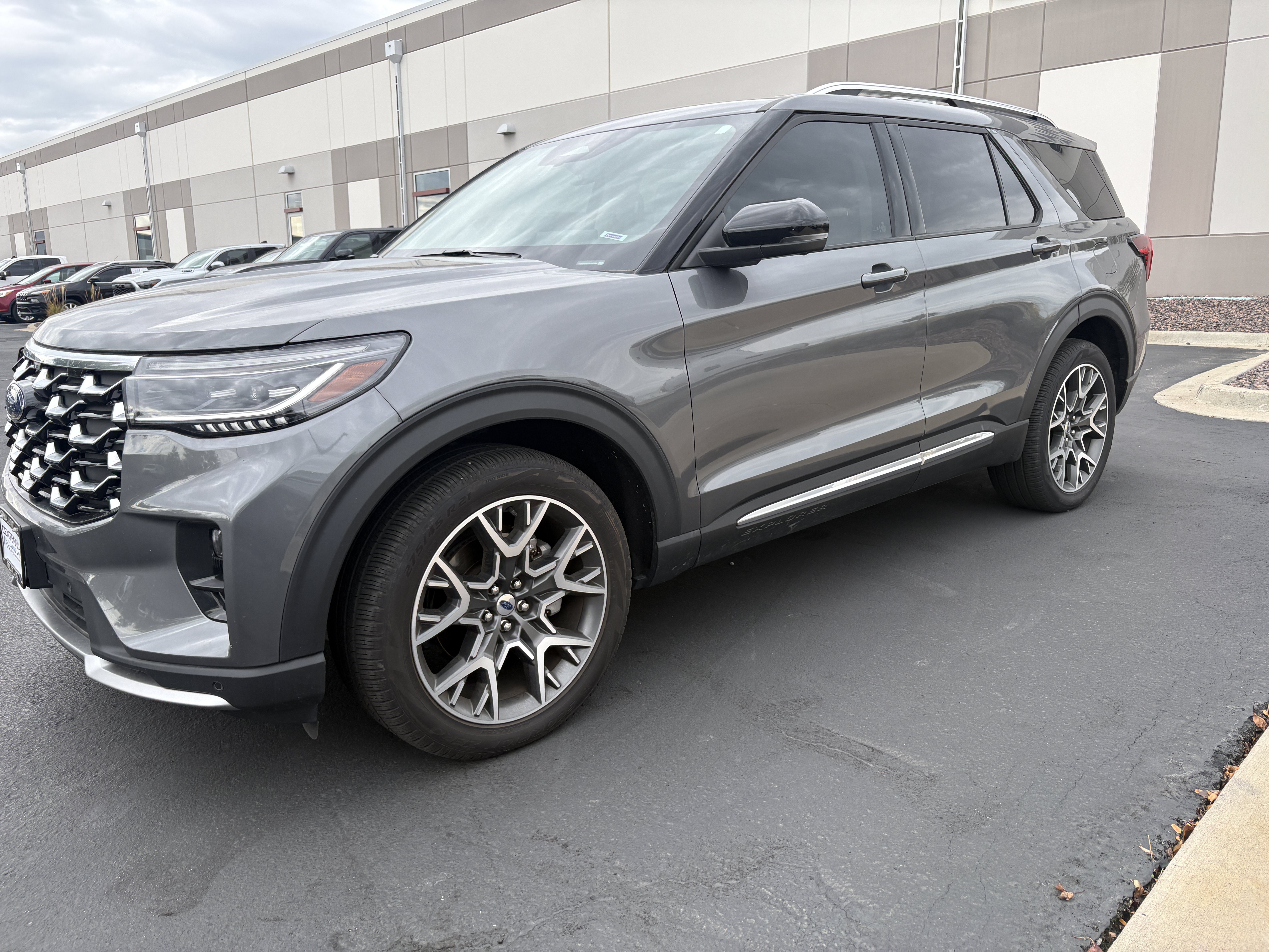 Used 2025 Ford Explorer Platinum w/ Ultimate Package AWD/4WD image 2