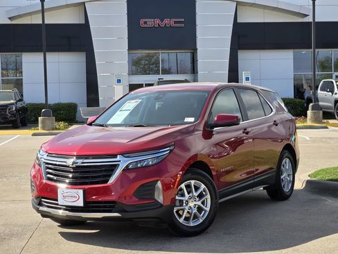 Used 2024 Chevrolet Equinox LT w/ LPO, Floor Liner Package image 1