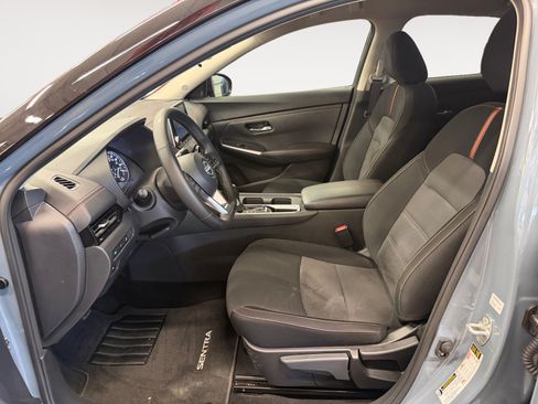 Used 2025 Nissan Sentra SR FWD image 22