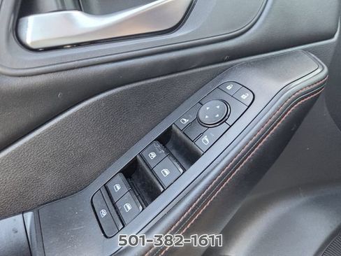Used 2025 Nissan Rogue SV AWD/4WD image 30