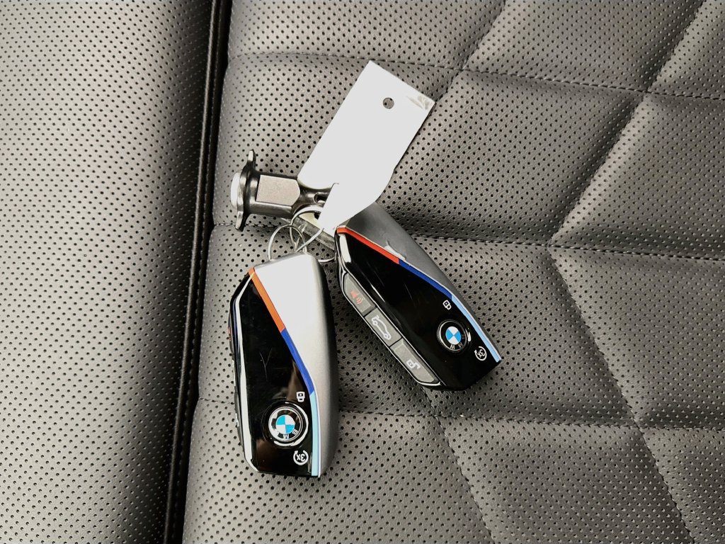 Used 2024 BMW i5 eDrive40i w/ M Sport Package RWD image 35