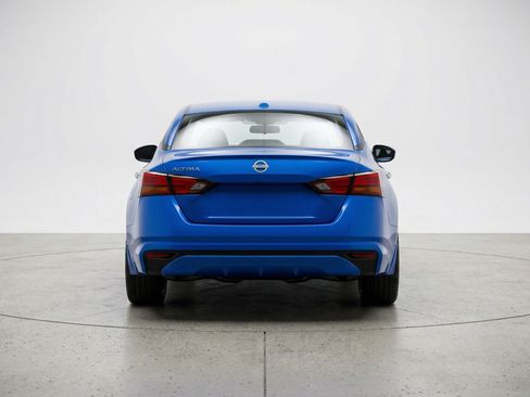 Used 2025 Nissan Altima 2.5 SV image 7