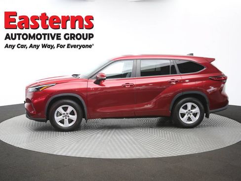 Used 2023 Toyota Highlander LE AWD/4WD image 60